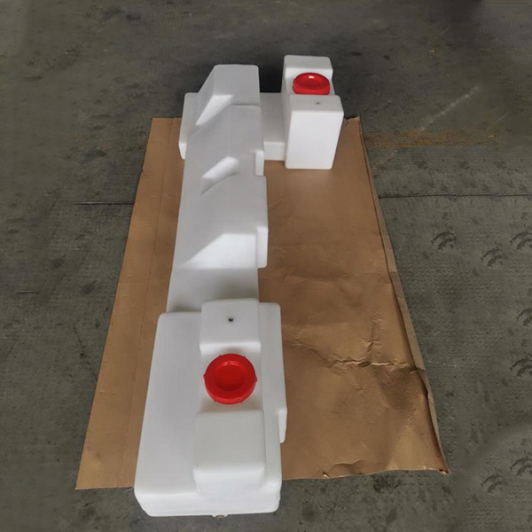 滾塑模具加工成型的特點(diǎn)